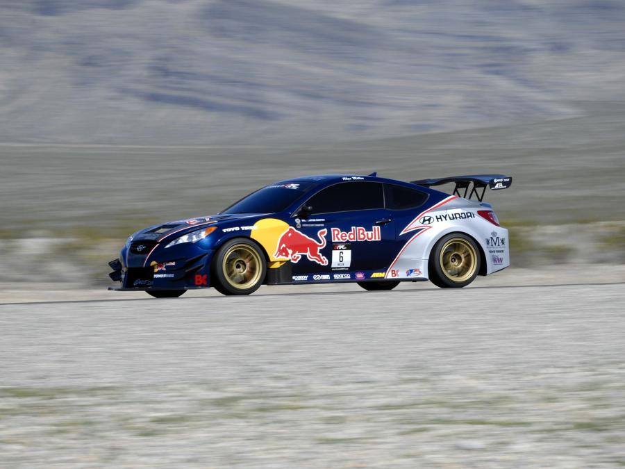 Hyundai Genesis Coupe Red Bull by RMR 2009 года  (фото 8 из 18)